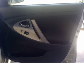 2011 TOYOTA CAMRY, SILVER, SE, 2.5L, AT,   Z25185